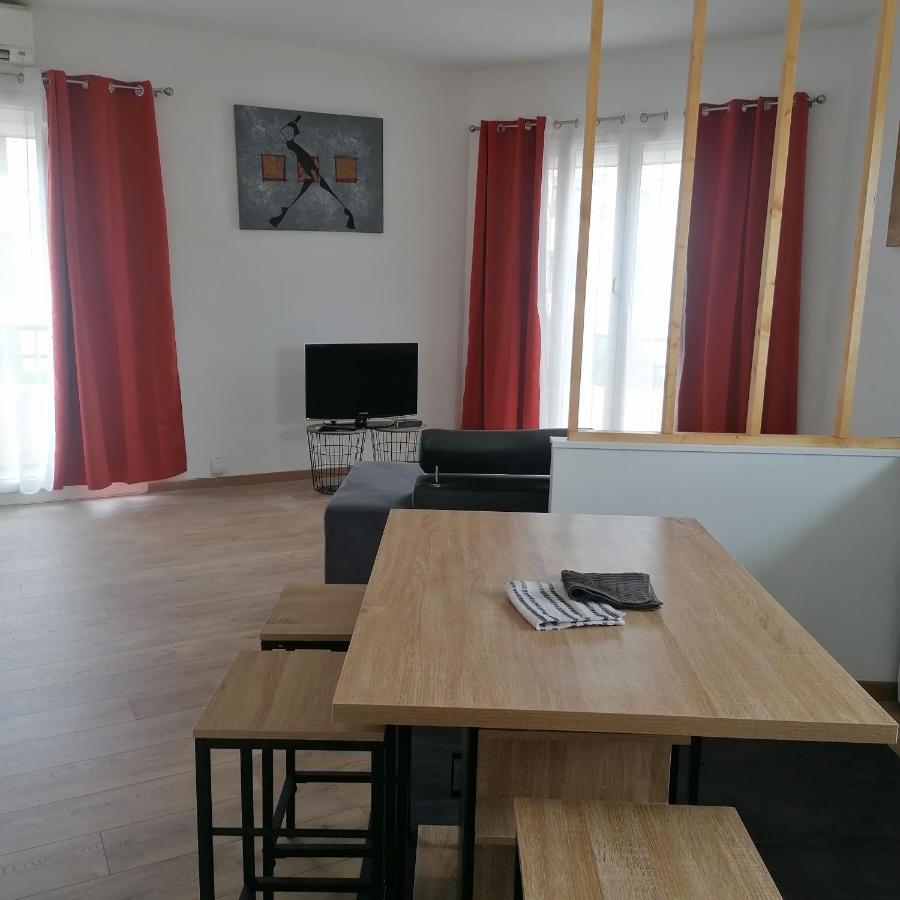 Lhacienda Apartment Марсилия Екстериор снимка